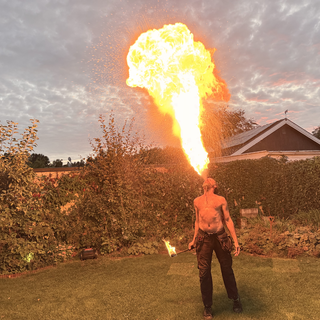 Kräftskiva och eldfest på Tekoppen!